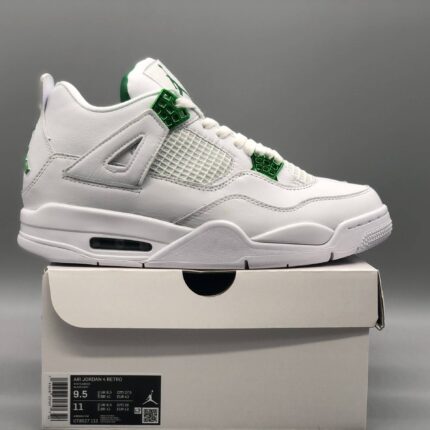 Air Jordan 4 RETRO SE metallic green