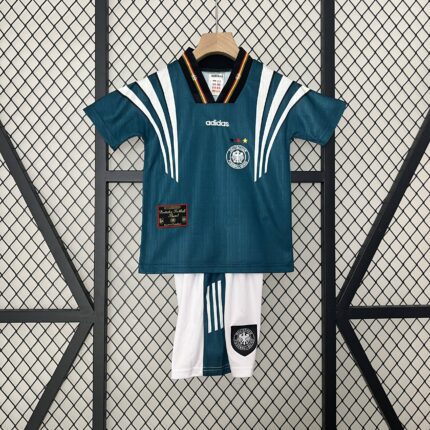 kids Germany 1996 home size: 16-28