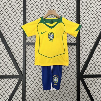 kids Brazil 2004 home size: 16-28