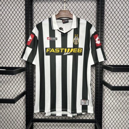 Juventus 2001/02 Home Retro Jersey
