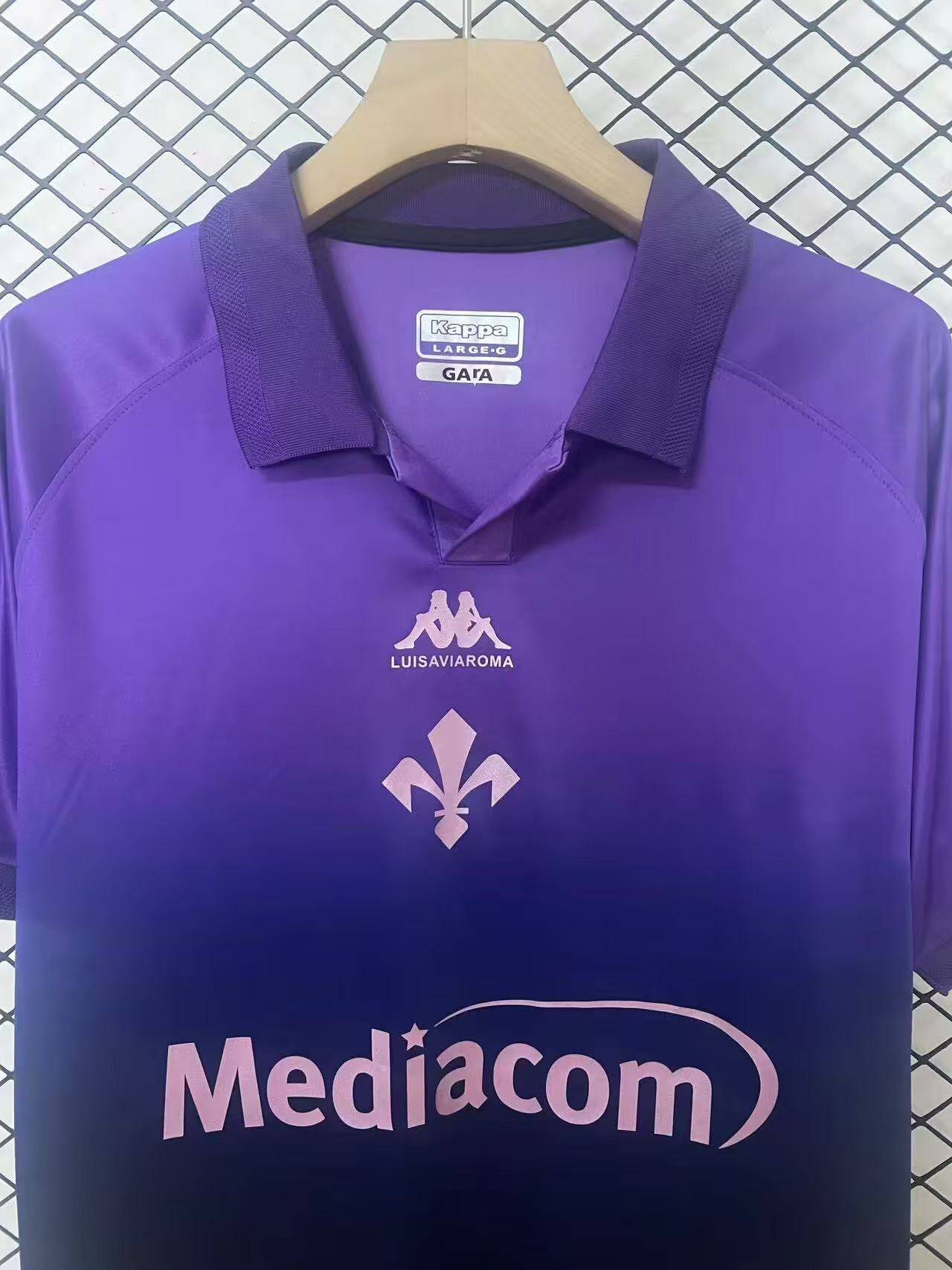 Nuova Maglia Fiorentina 2025-2026 - Maglia ufficiale viola con logo ACF, prezzo 16€ e spedizione gratuita Italia
