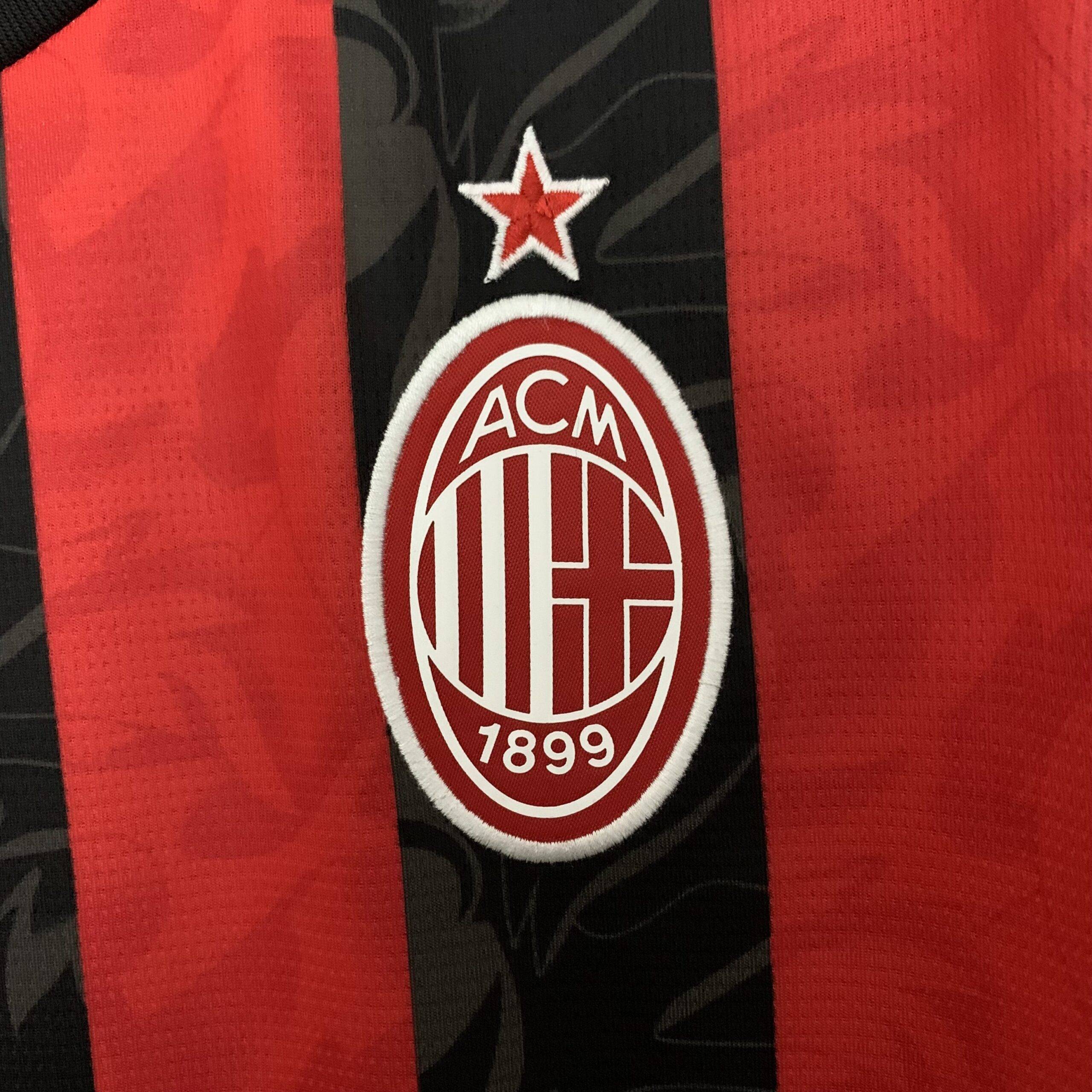 Maglia Home AC Milan 25/26, taglie S-4XL, design rosso-nero, per tifosi e allenamenti.