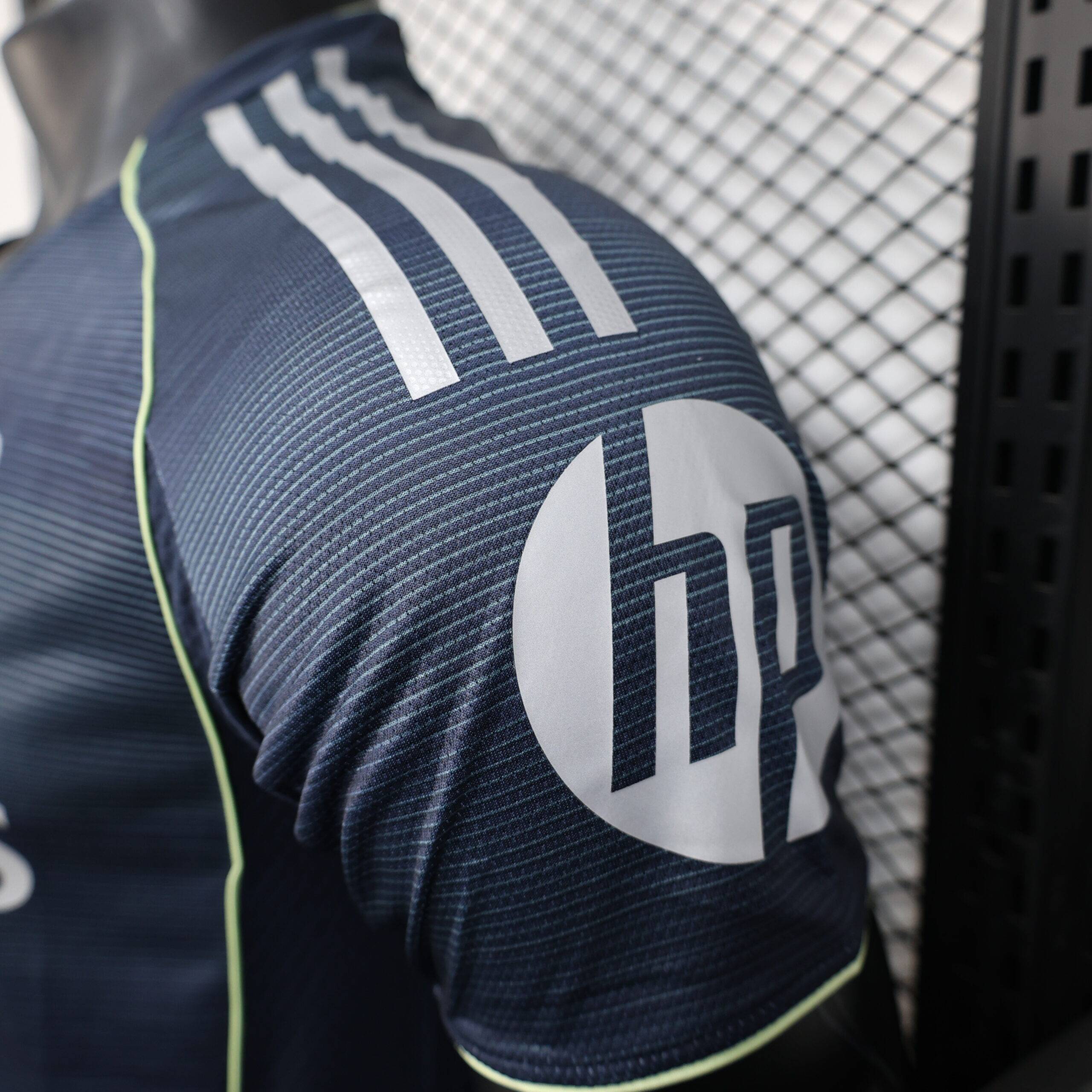 Replica Maglia Real Madrid Away 25/26 versione Player