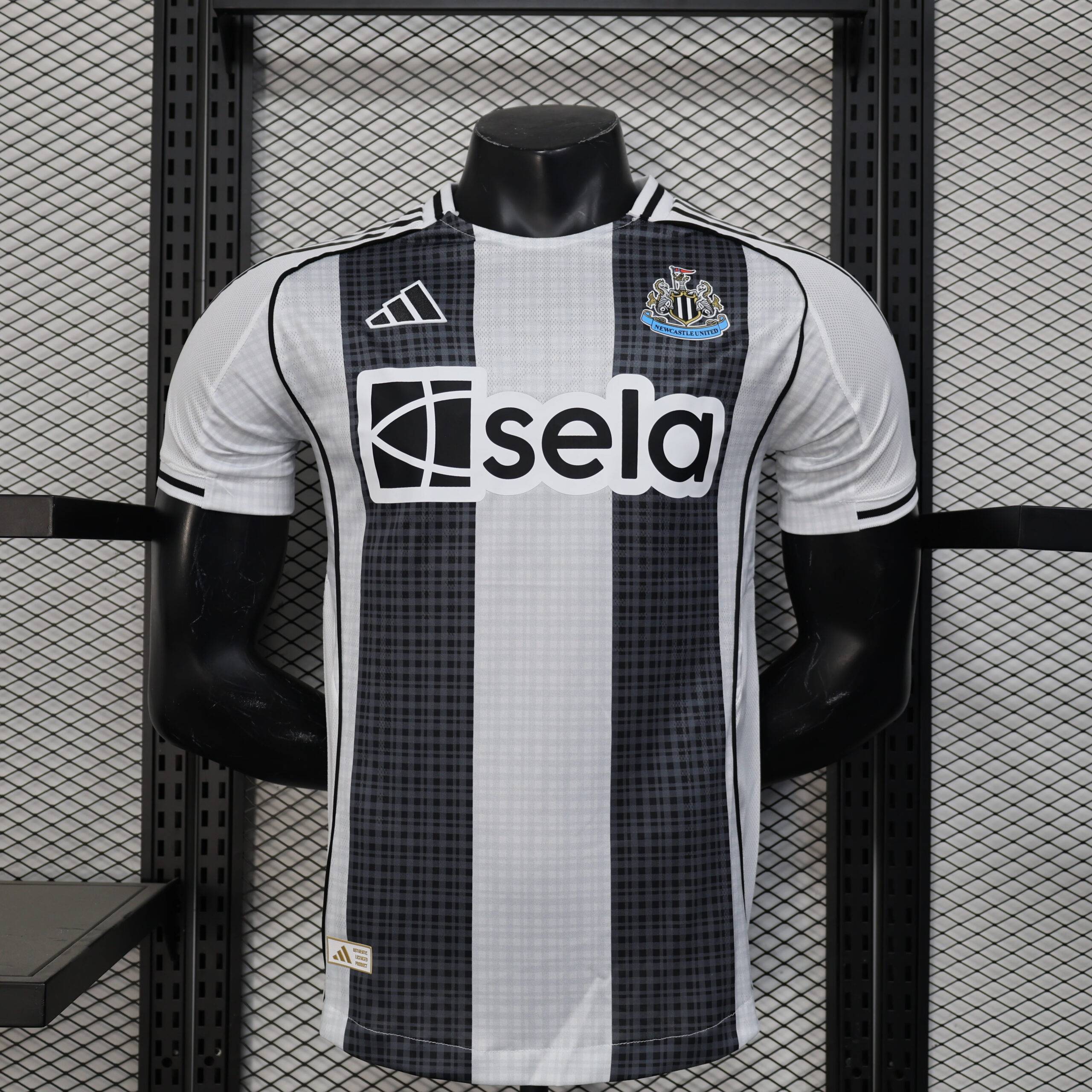 Maglia Newcastle 25/26 Home Player Edition, taglie S-XXL