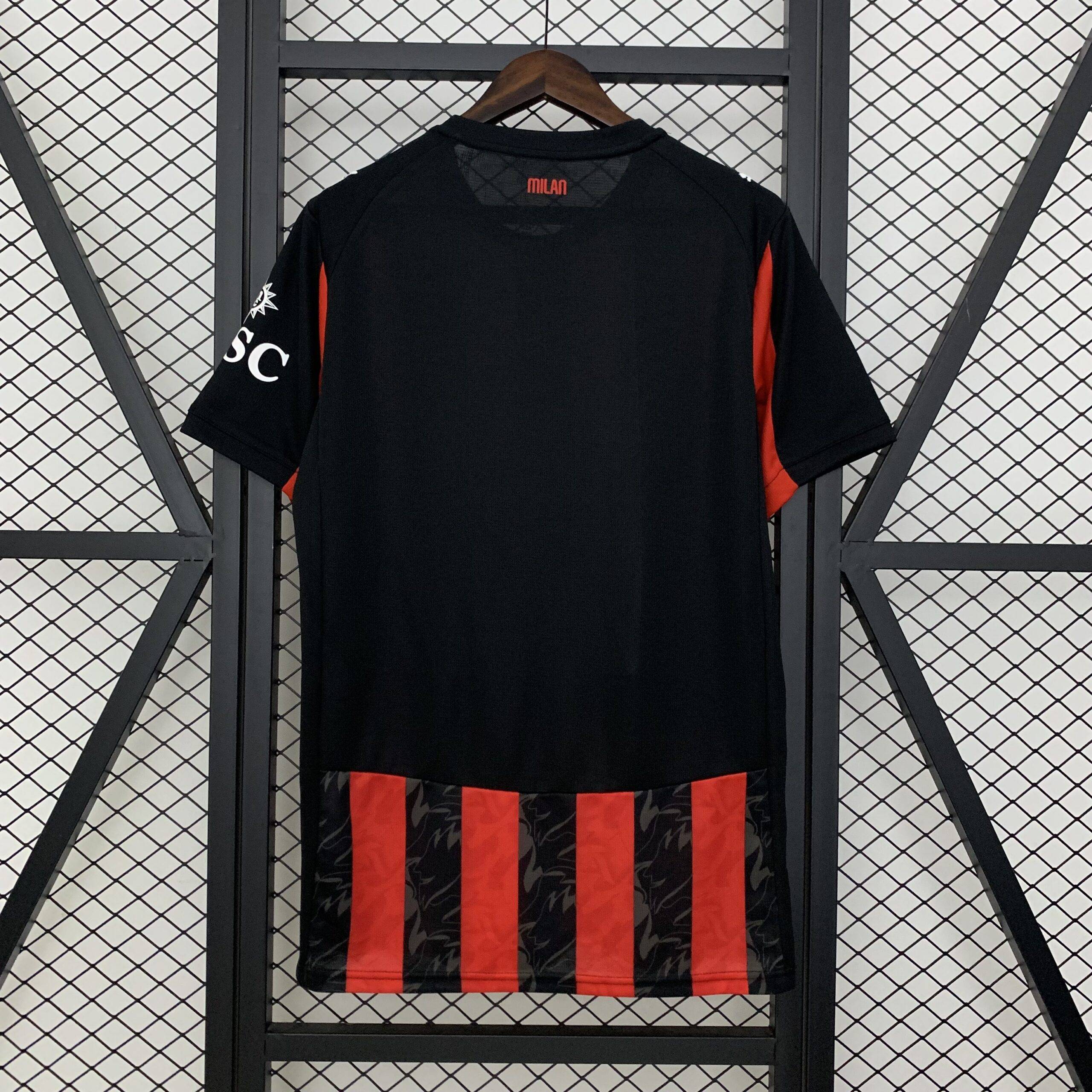 Maglia Home AC Milan 25/26, taglie S-4XL, design rosso-nero, per tifosi e allenamenti.