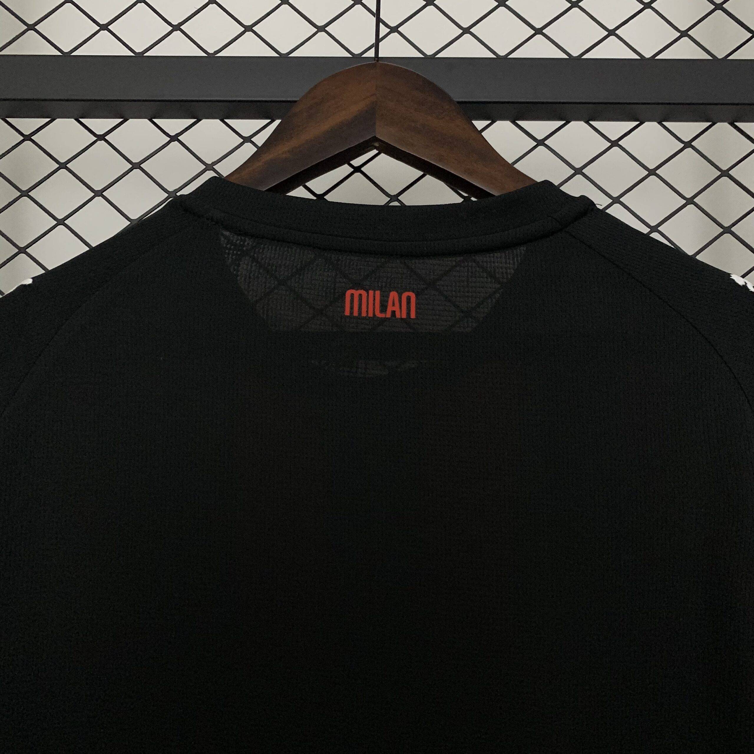 Maglia Home AC Milan 25/26, taglie S-4XL, design rosso-nero, per tifosi e allenamenti.