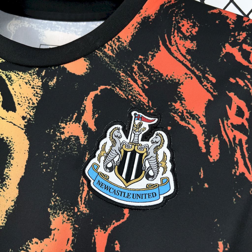 Newcastle United 2025/26 Pre-match training Jersey - Image 3