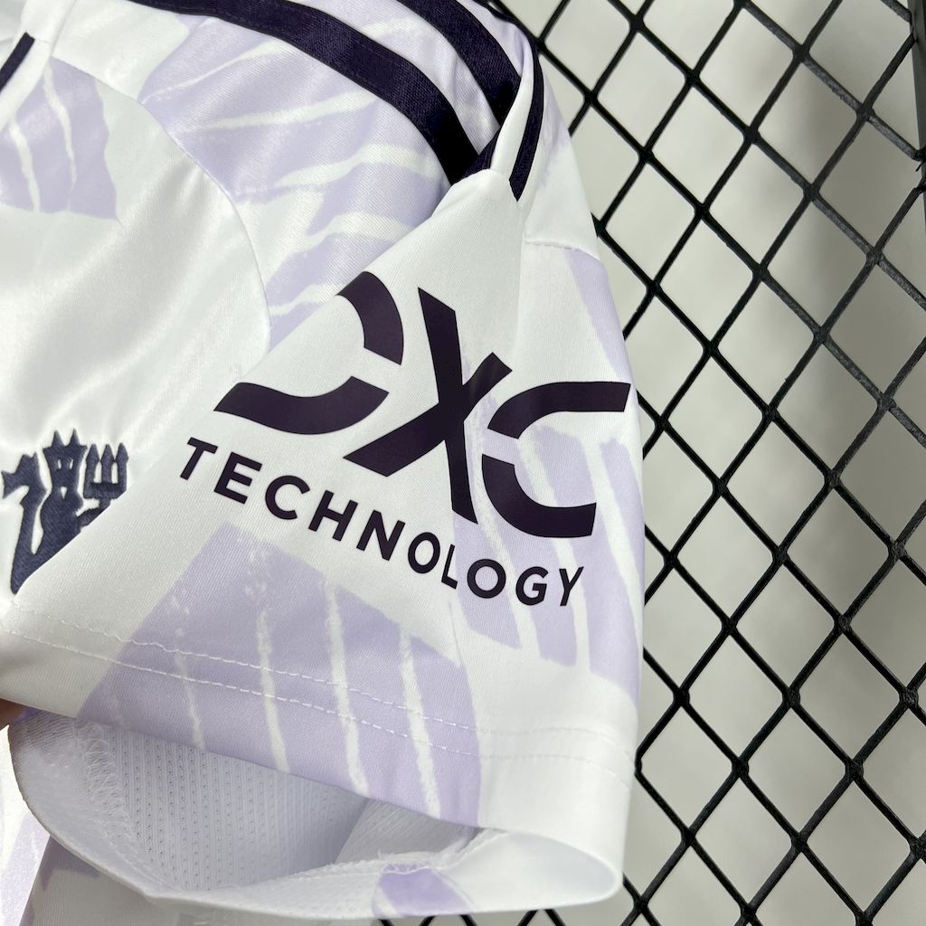 Manchester United 2025/26 Away Jersey - Image 4