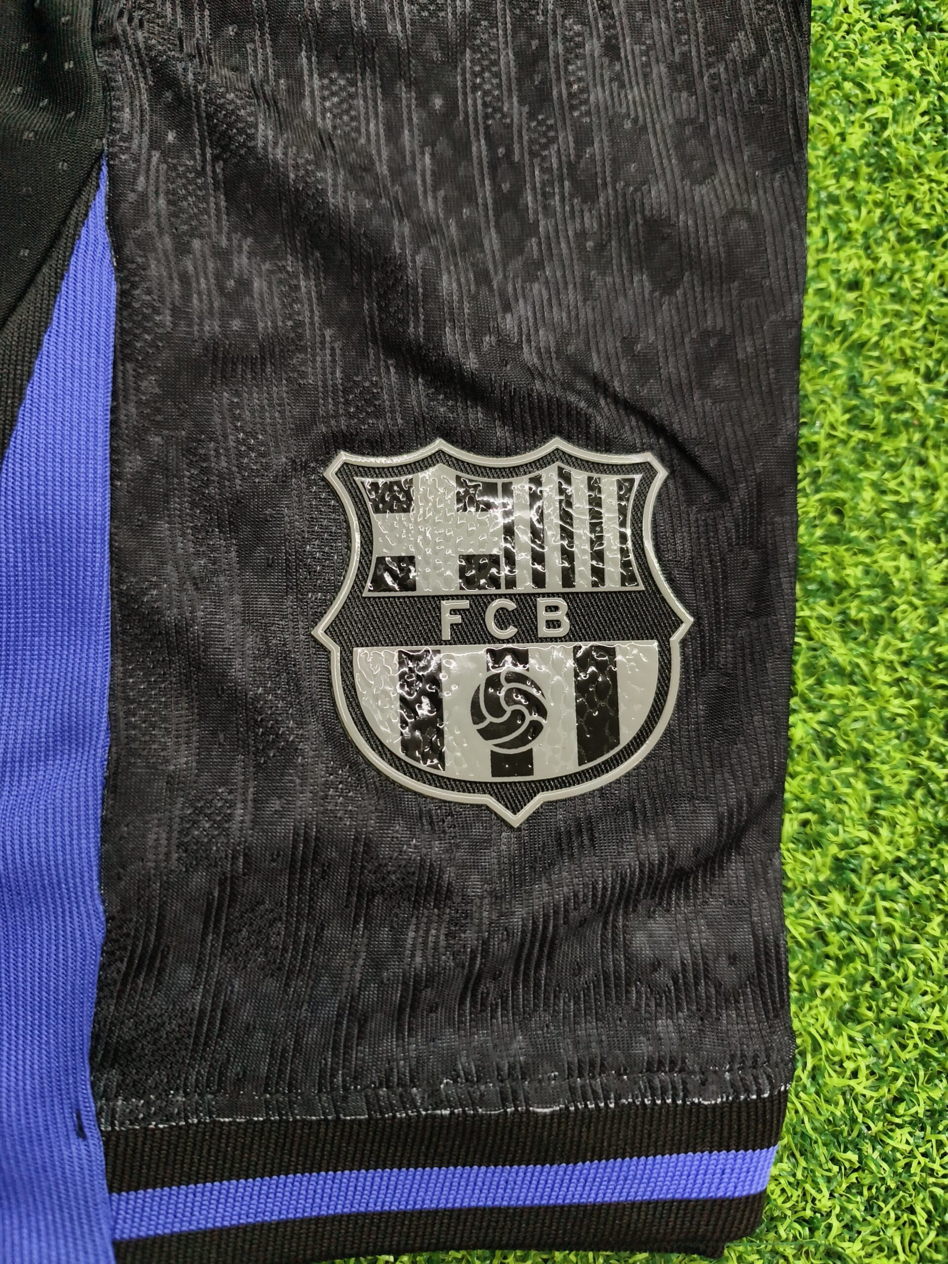 25-26 Kid Barcelona X Kobe Away Kit - Image 4
