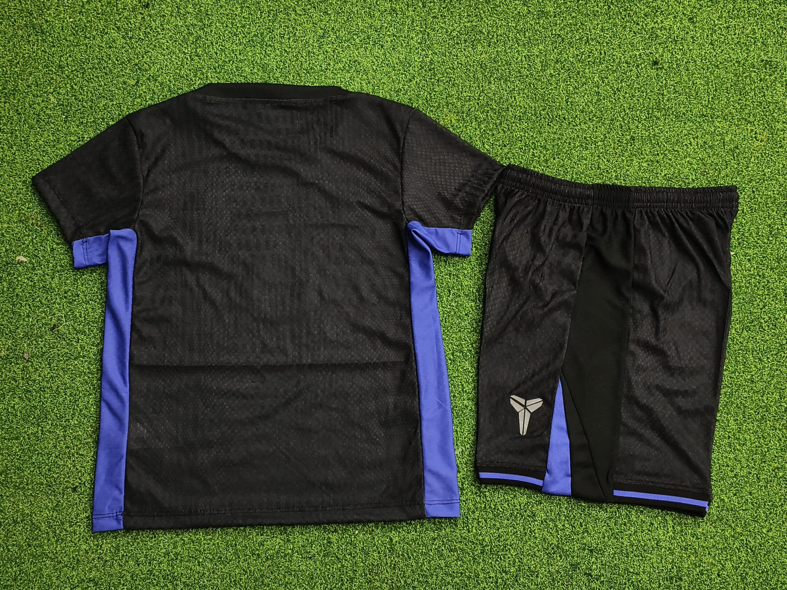 25-26 Kid Barcelona X Kobe Away Kit - Image 5