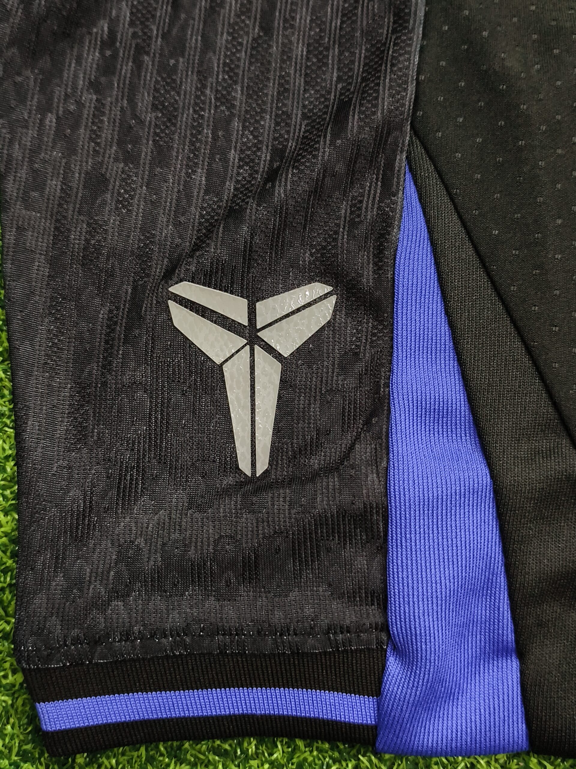 25-26 Kid Barcelona X Kobe Away Kit - Image 6